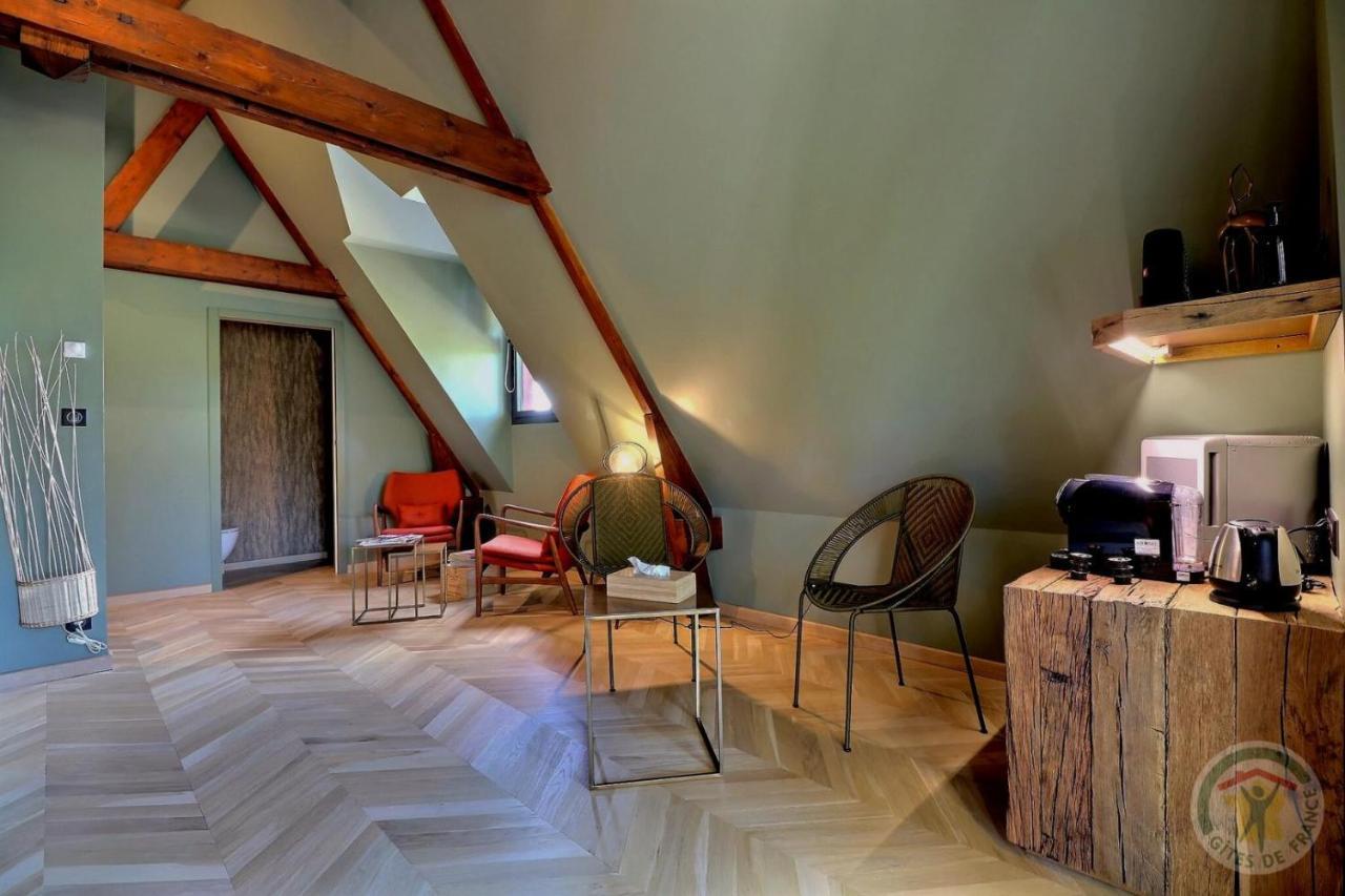 Manoir De La Droulinais Bed & Breakfast Bruz Bagian luar foto